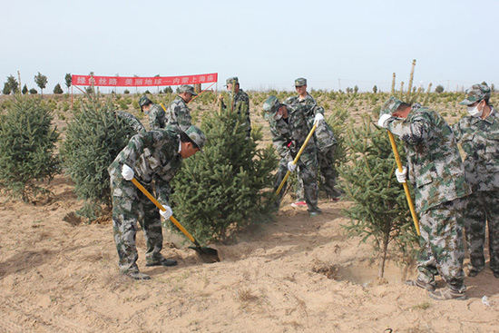 治理风沙源 世界地球日万人植树20万棵 新华网