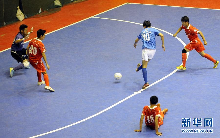 足球--五人制室内足球赛揭幕战:深圳胜北体大
