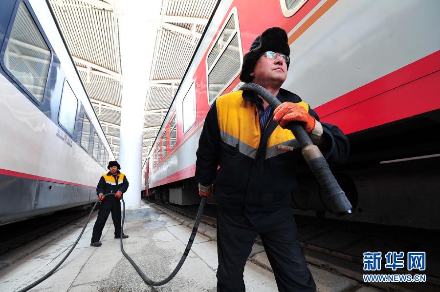 新春走基层:走近春运保障线