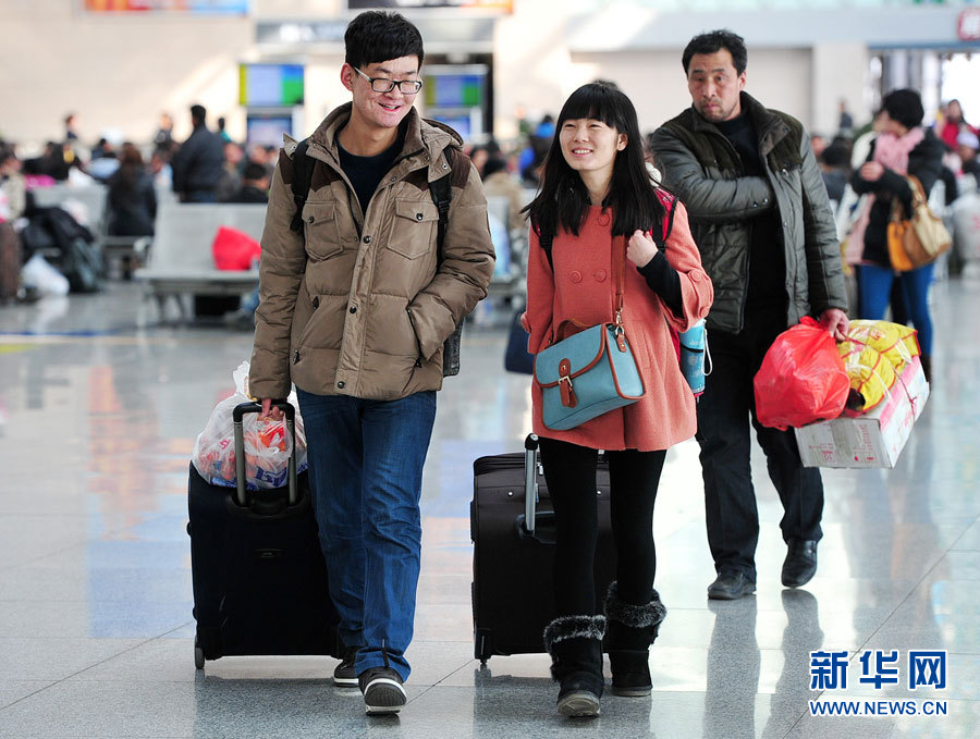 兰州铁路局银川客运段迎来春运最后一轮客流高