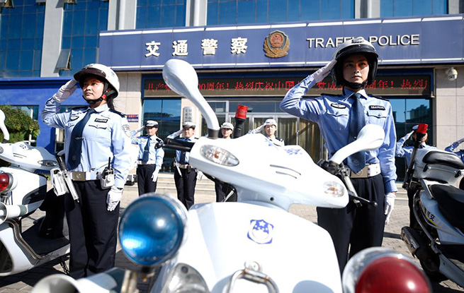 銀川：“警花”練兵