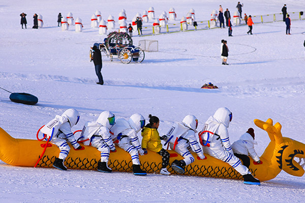 寧夏沙湖：樂享冰雪迎冬奧